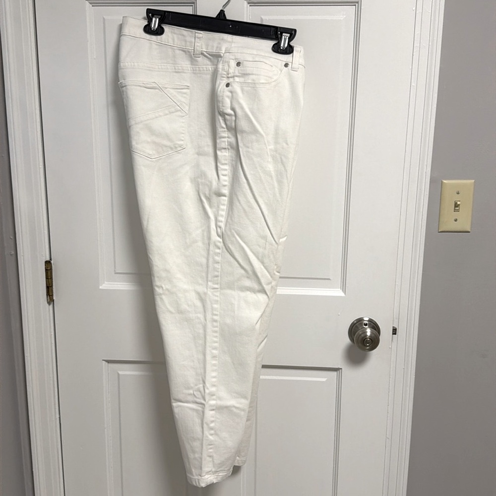 18W women’s signature slimming jeans